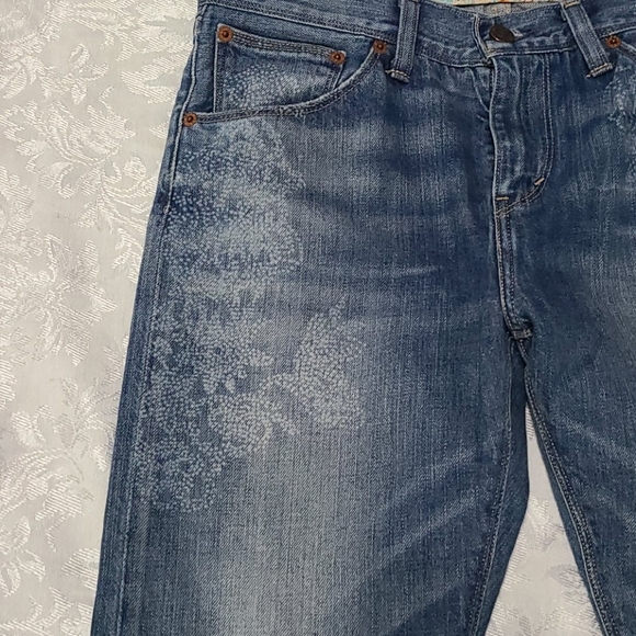 Levi's Straight Leg Jeans - Picture 10 of 16